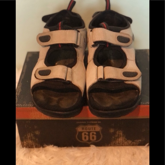 Walking Sandals with adjustable closure - Picture 1 of 5